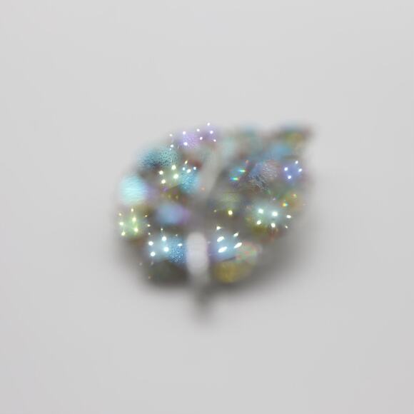Lisner Vintage Iridescent Crystal Leaf Brooch - Picture 5 of 5